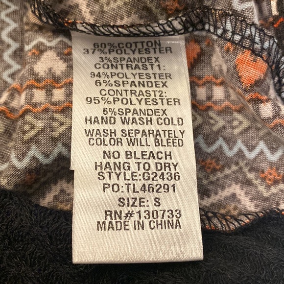 Umgee Waffle Knit Boho Print Top - Picture 11 of 11